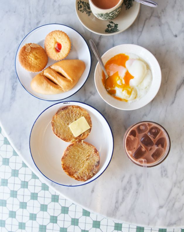 Vast variety of eaterie surrounding Tembusu Grand