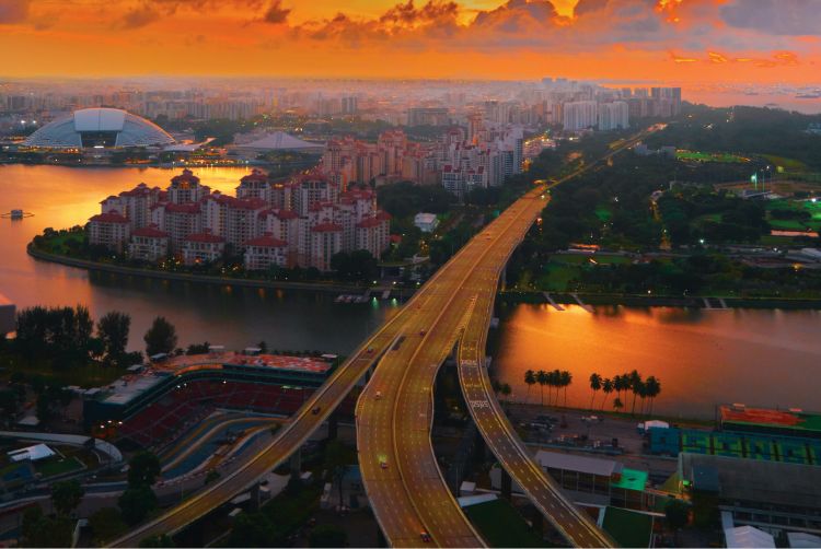 Short drive to East Coast Park and Singapore Sports Hub